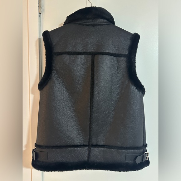House of Harlow 1960 Sherpa Black Vest - Size Small - Picture 2 of 5